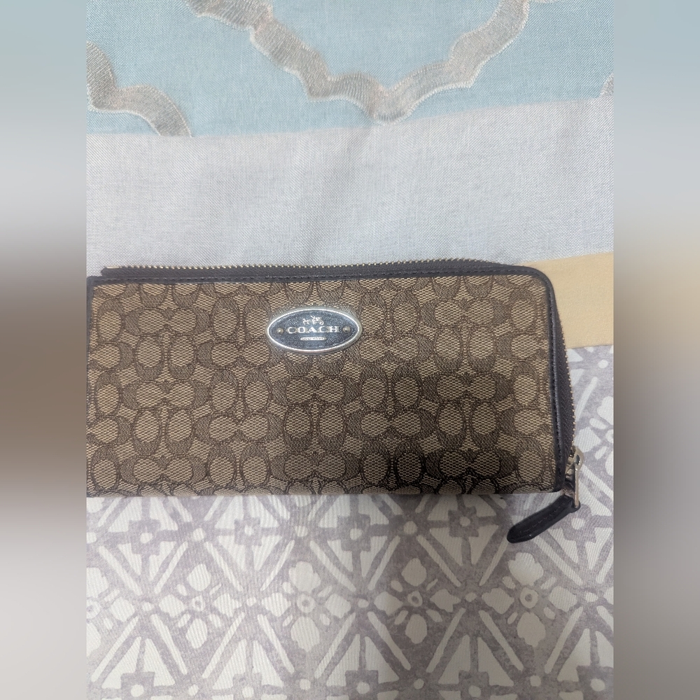 Coach Signature Brown Zip Wallet